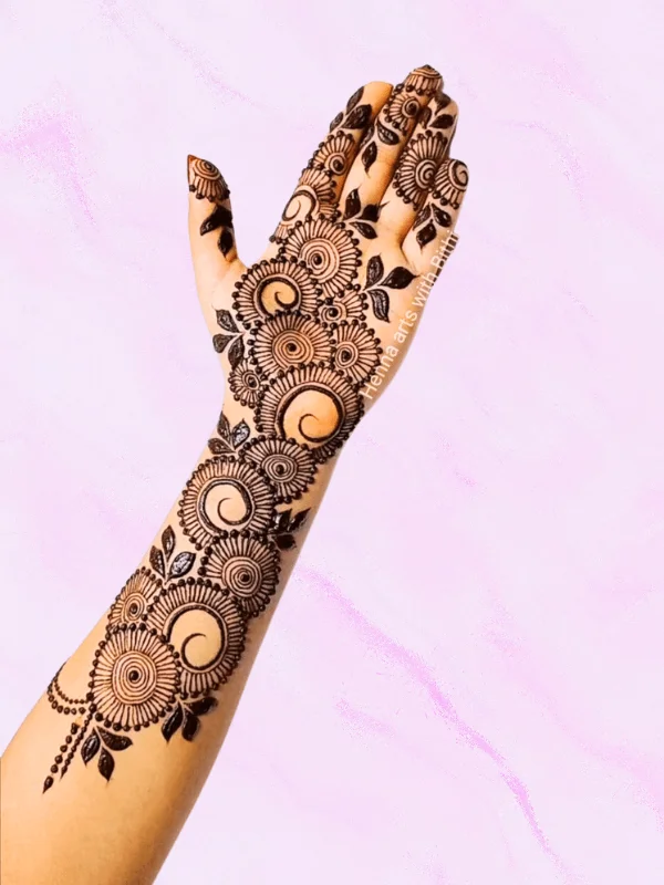 Charmingly minimal Front hand mehndi patterns for the minimalist at heart