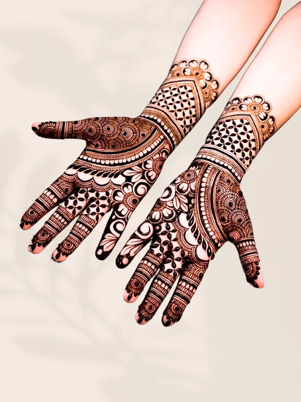 Delicate mehndi trails gracing the front hand effortlessly